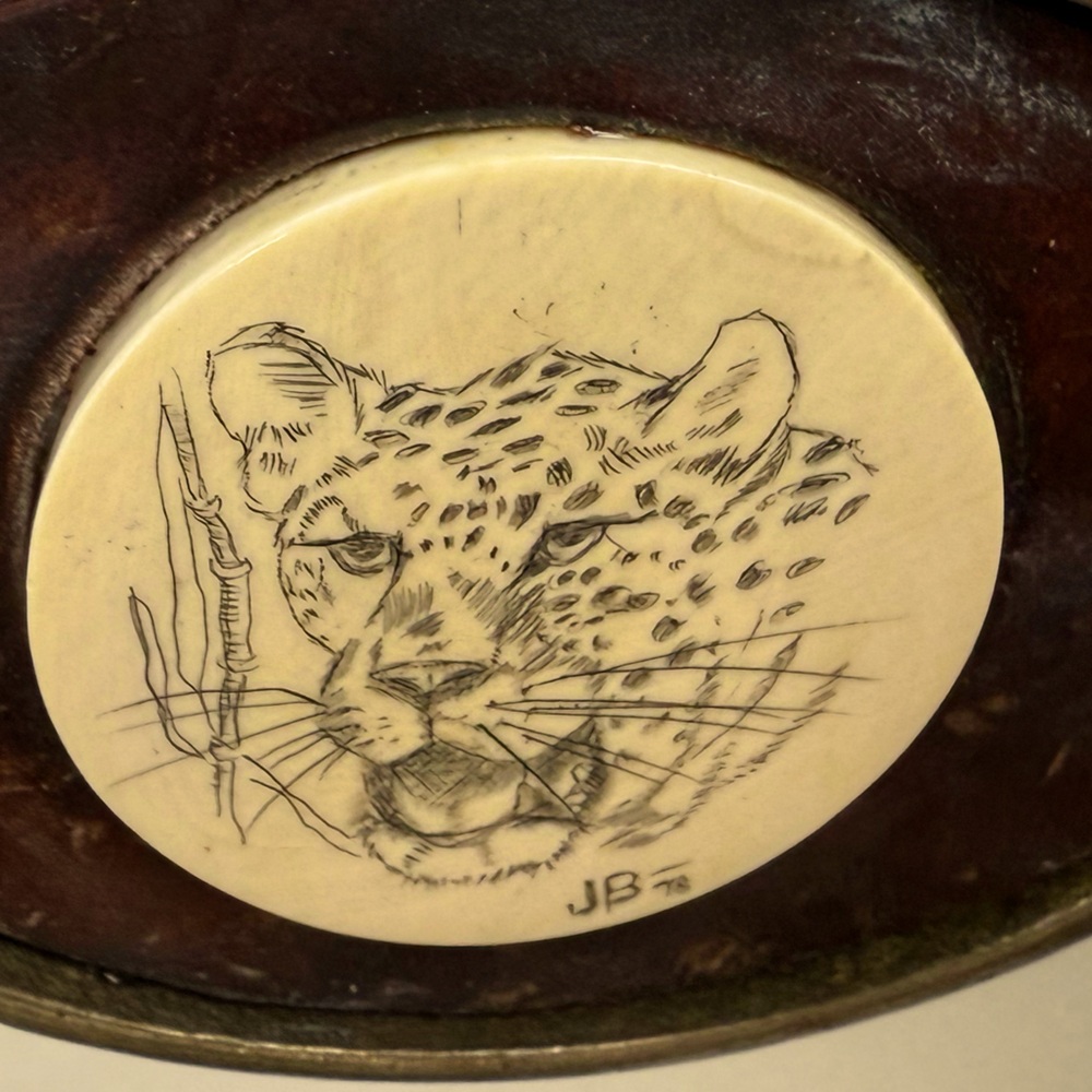 Vintage Barlow 1978 Brass authentic‎ Scrimshaw and leather Buckle signed